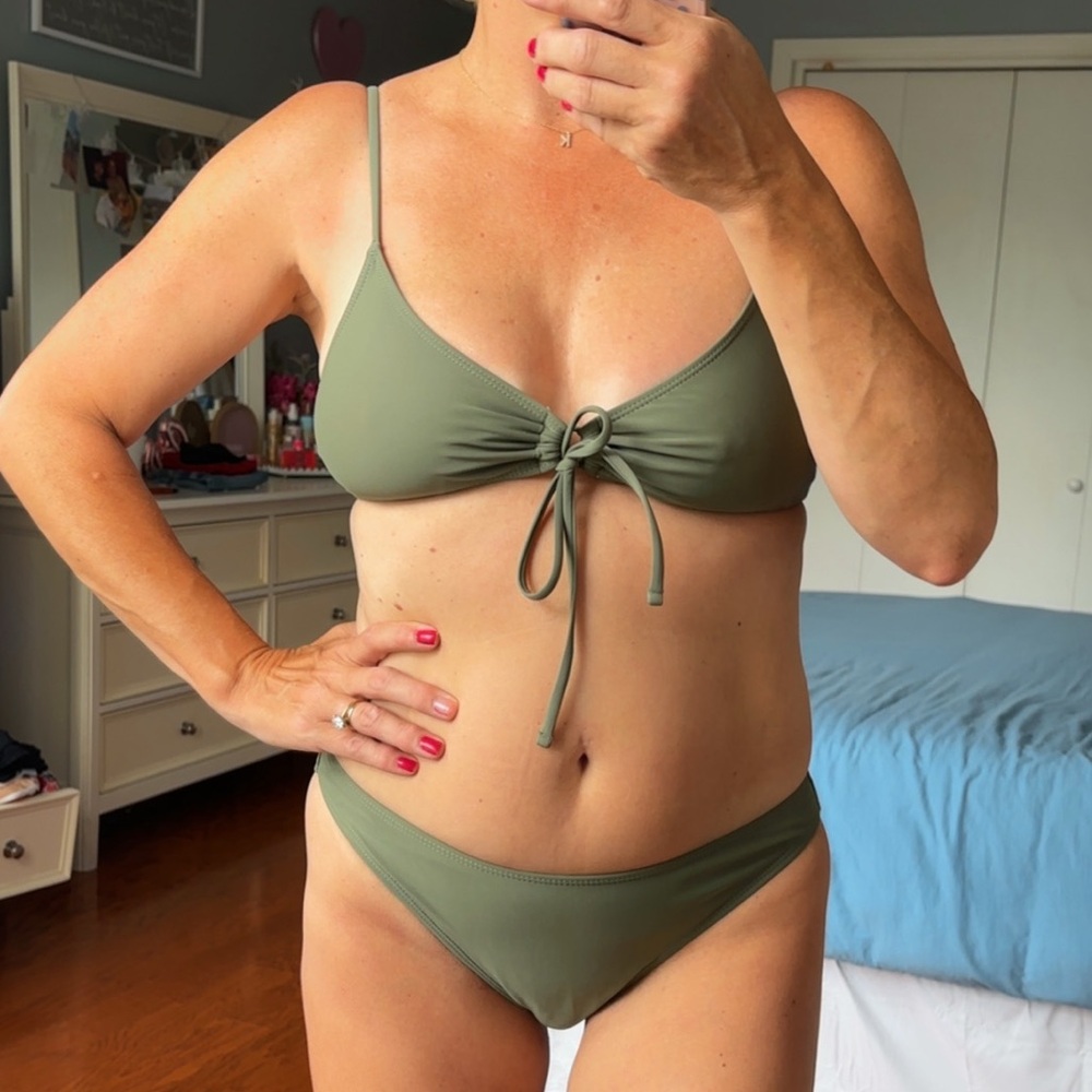 Bathing Suit - Picture 13 of 15